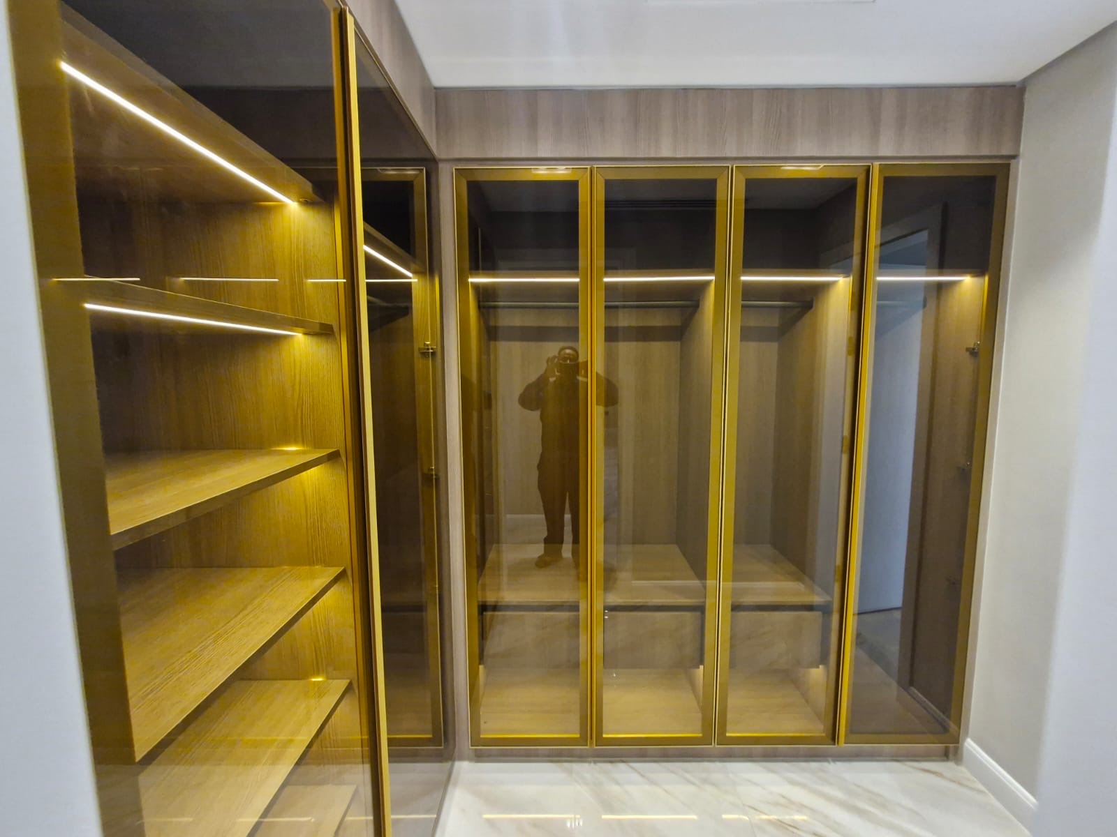 **Modern Luxury Villa for Rent in "Etual Roshan" Project – Signed by Elie Saab** 🏡✨  